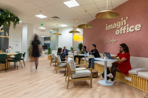 Real estate shooting and company report in coworking