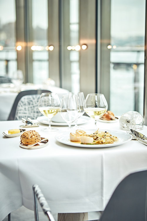 Photos that capture the essence of Parisiens restaurants to promote French bistronomic cuisine