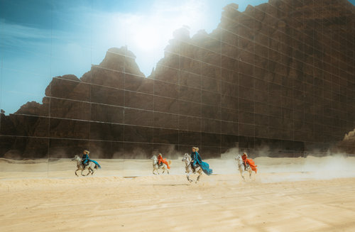 Thanks to complex photo retouching, the European photographer sourced by Ooshot for Big Kahuna Films was able to give a dreamlike rendering to his shots.